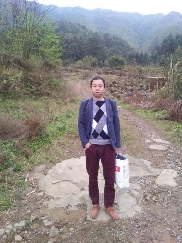 奋斗的第一张照片--岳阳相亲服务中心
