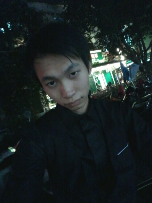 瞬间回眸的第一张照片--岳阳相亲服务中心