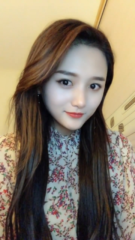 淡然一笑的第一张照片--岳阳相亲服务中心