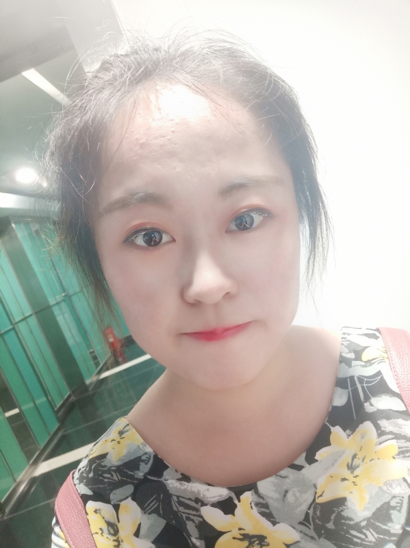 小花伞的第一张照片--岳阳相亲服务中心