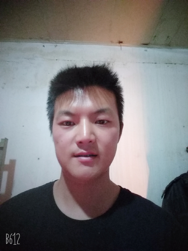风轻云淡的第一张照片--岳阳相亲服务中心
