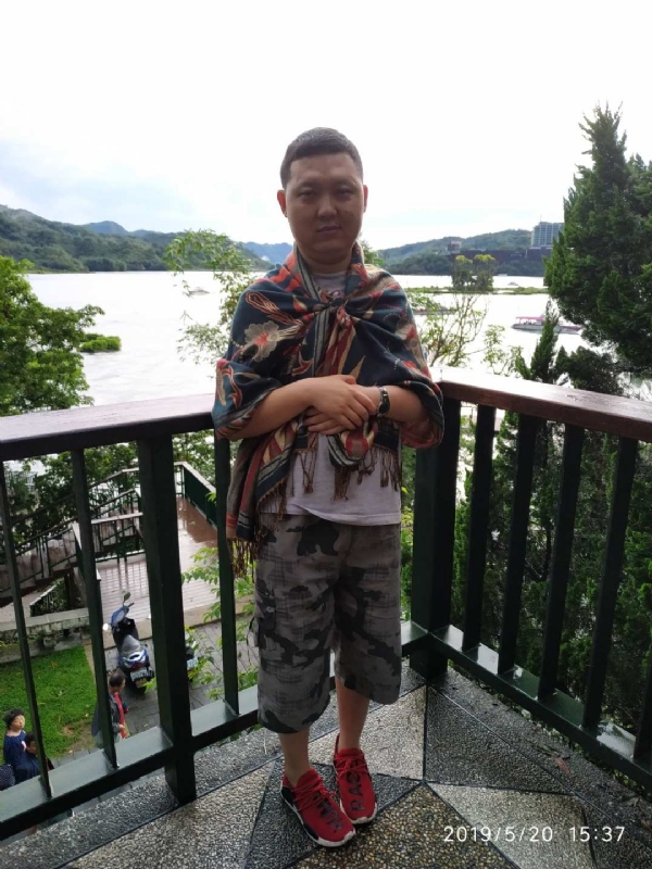 爱情里的俩个人的第一张照片--岳阳相亲服务中心