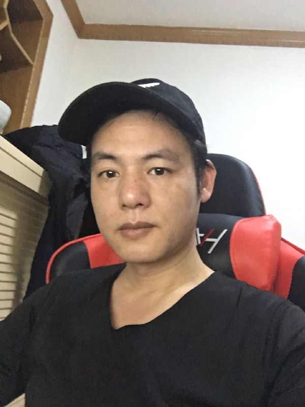 扛枪打鸟的第一张照片--岳阳相亲服务中心