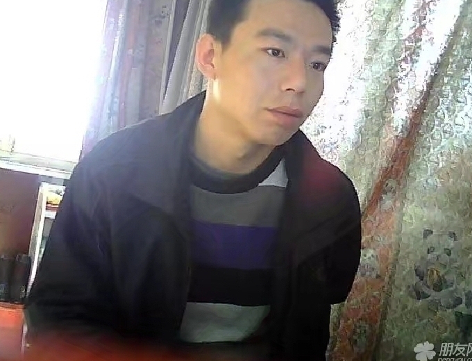 向钱奔跑的第一张照片--岳阳相亲服务中心