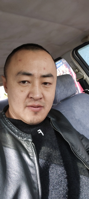 精神九哥的第一张照片--岳阳相亲服务中心