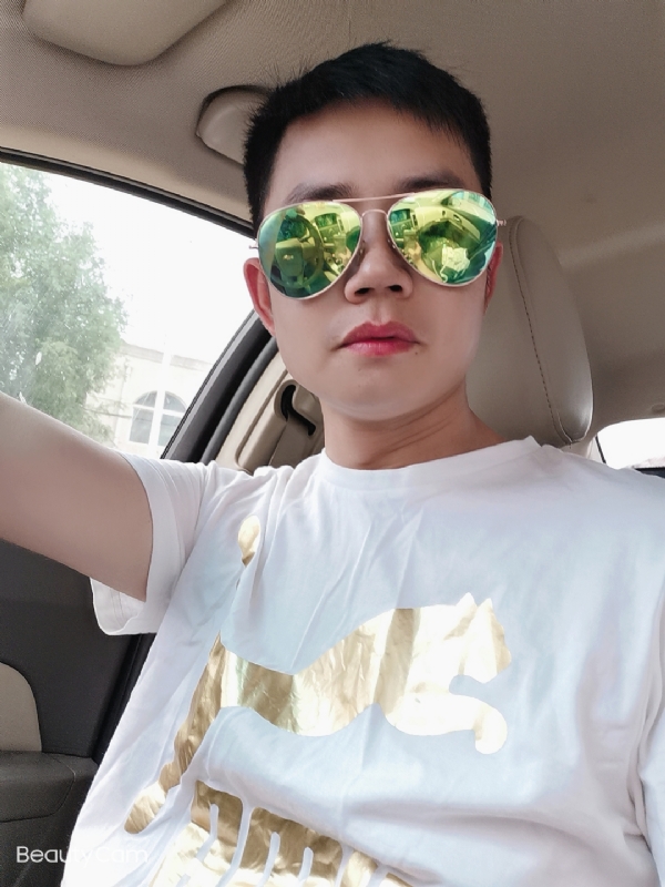 奋斗的第一张照片--岳阳相亲服务中心