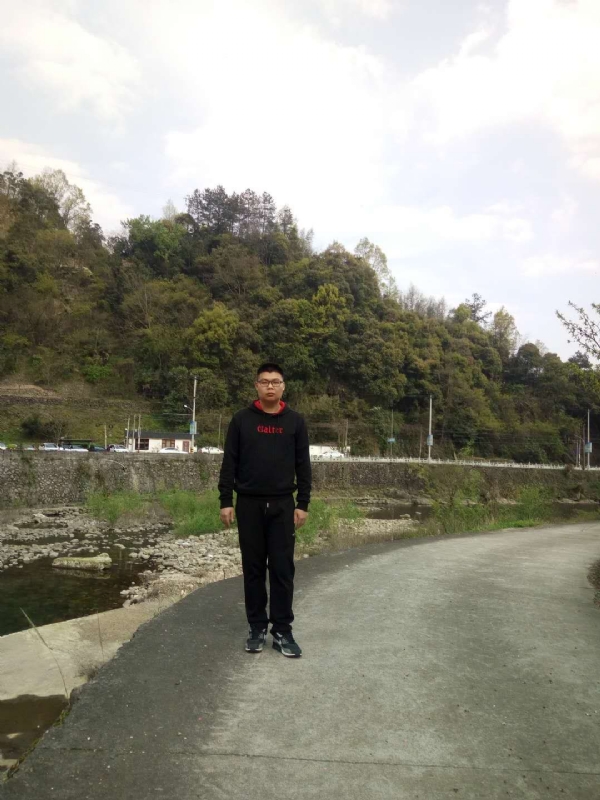 等着上钩的鱼的第二张照片--岳阳相亲服务中心