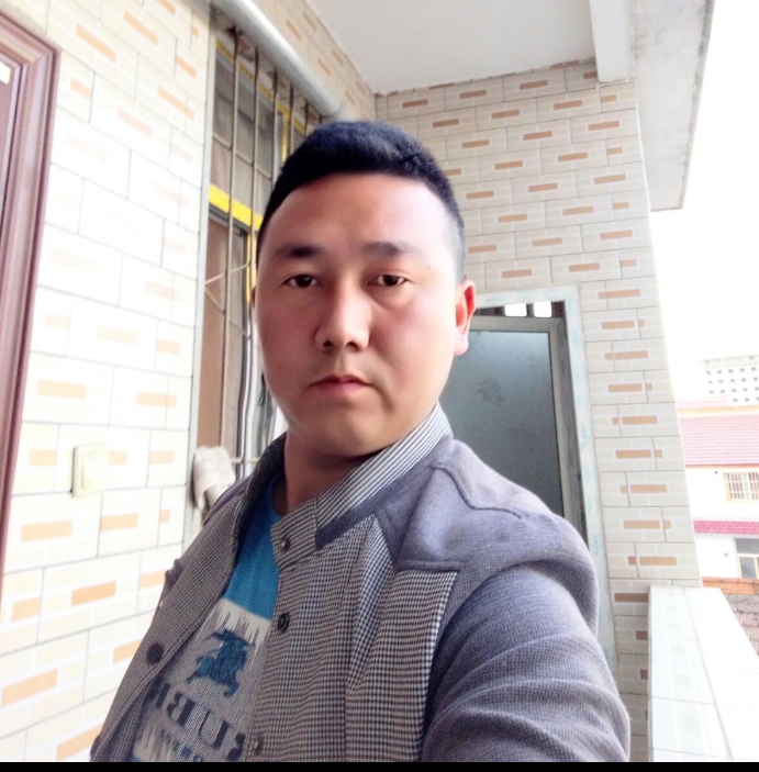 帅帅的大叔的第一张照片--岳阳相亲服务中心