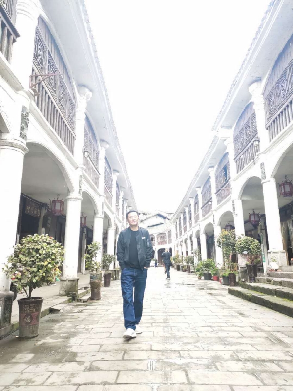 斌哥哥的第一张照片--岳阳相亲服务中心
