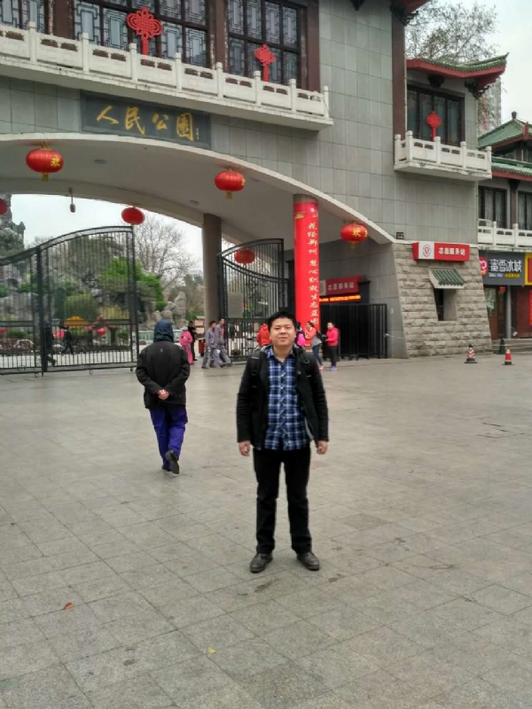 在奋斗的第一张照片--岳阳相亲服务中心