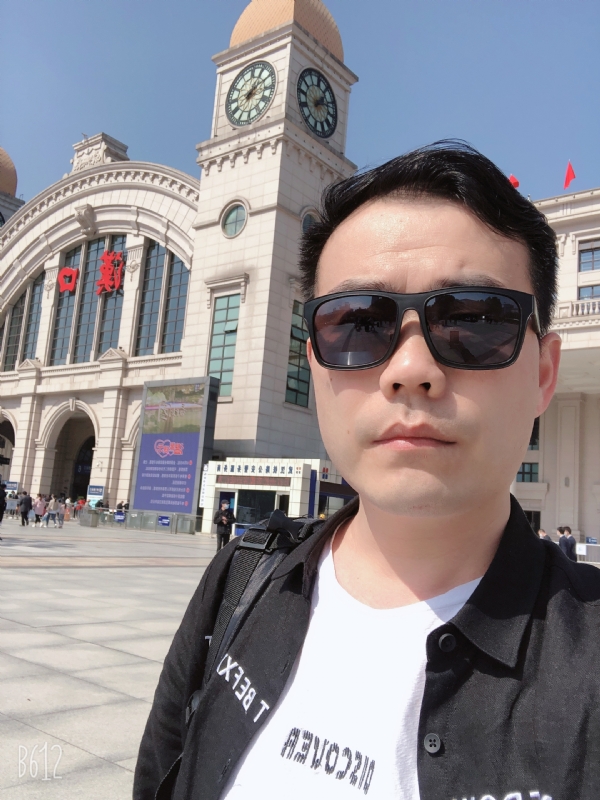 楚河畔的第一张照片--岳阳相亲服务中心