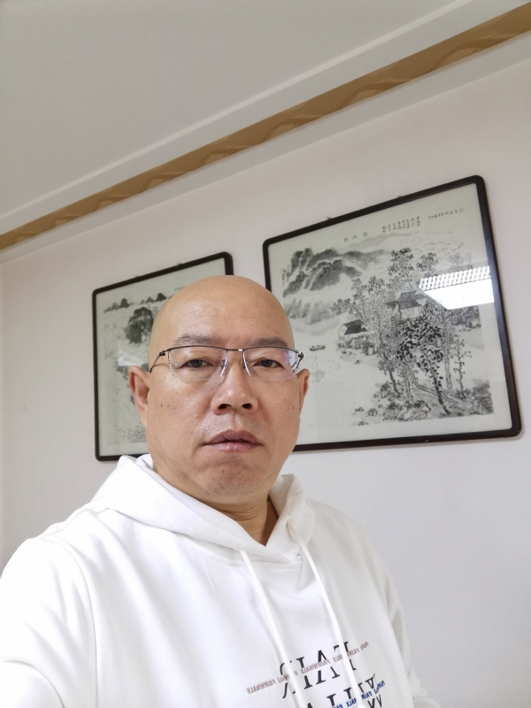 光头博士的第一张照片--岳阳相亲服务中心