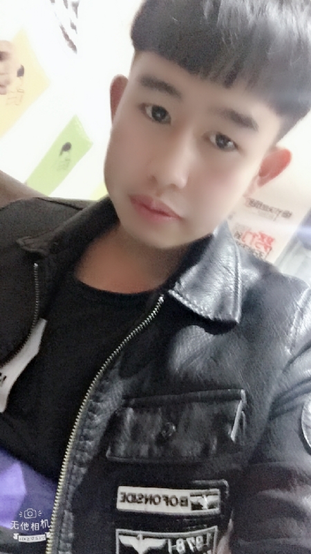 军绿色的第一张照片--岳阳相亲服务中心
