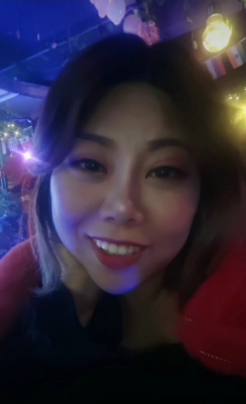 收快递的费仙女的第一张照片--岳阳相亲服务中心