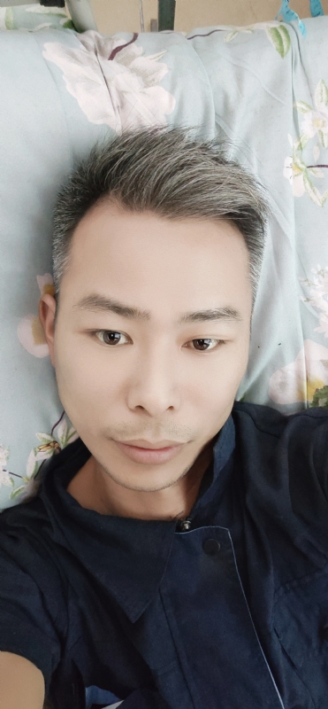 火山口的第一张照片--岳阳相亲服务中心