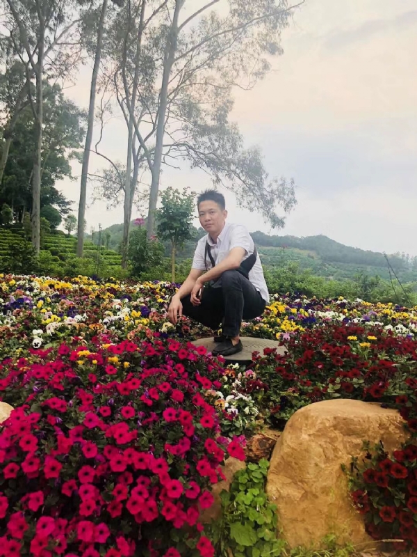 小郑的第一张照片--岳阳相亲服务中心