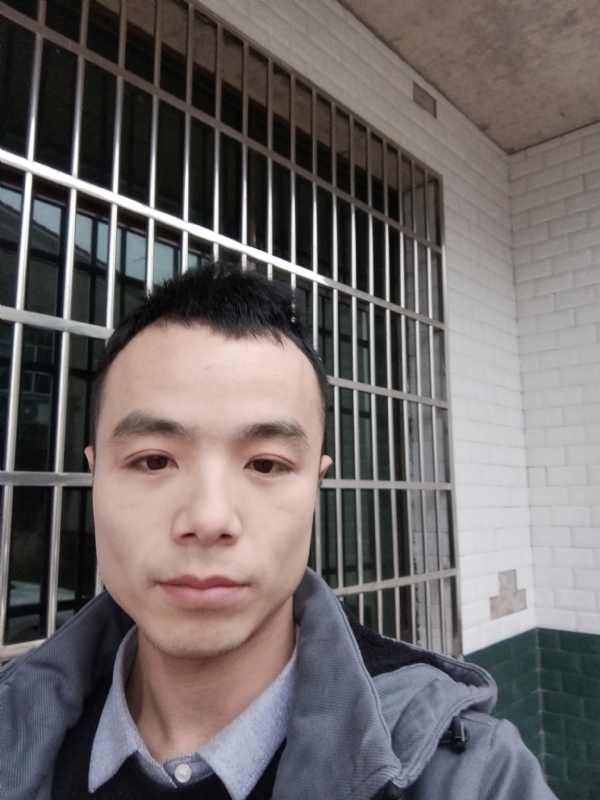 笑得那么开心的第三张照片--岳阳相亲服务中心