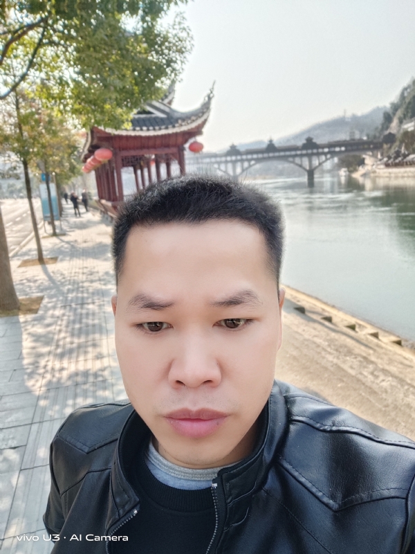 啊锦的第一张照片--岳阳相亲服务中心