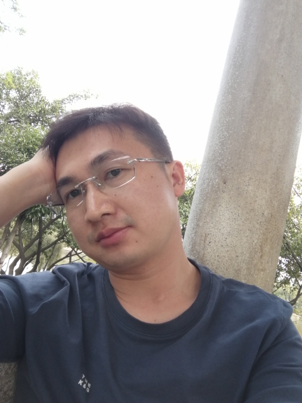 不如随风的第一张照片--岳阳相亲服务中心