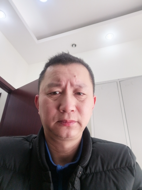相视而笑的第一张照片--岳阳相亲服务中心