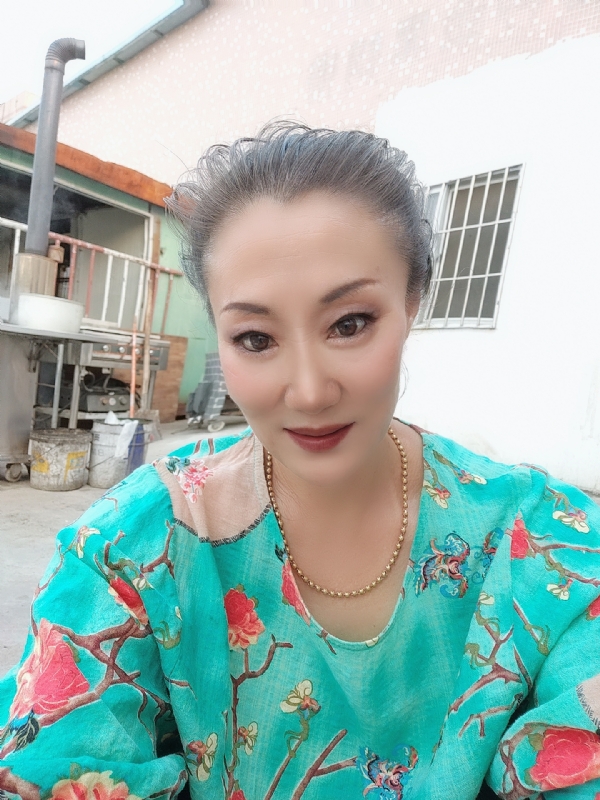 燕子的第三张照片--岳阳相亲服务中心
