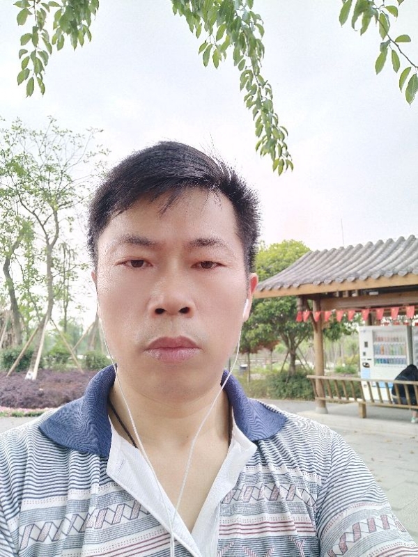 一个人的孤单的第一张照片--岳阳相亲服务中心