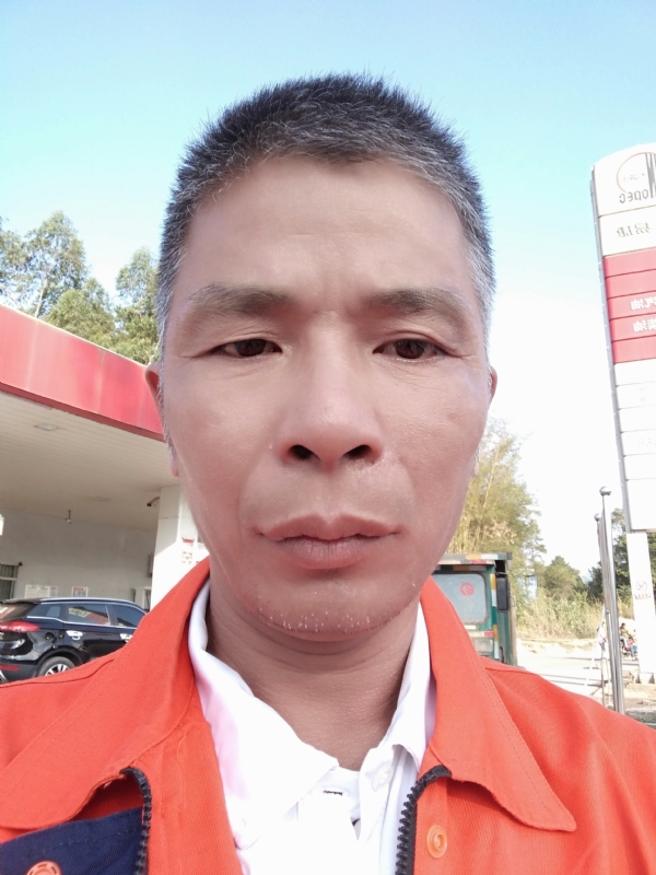 静候缘分的第一张照片--岳阳相亲服务中心