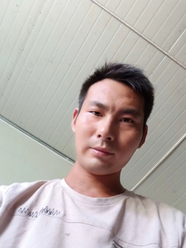 快乐肥宅水的第一张照片--岳阳相亲服务中心