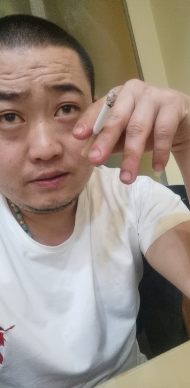 孤独的螃蟹的第一张照片--岳阳相亲服务中心