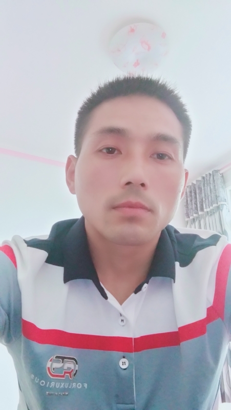 染红尘世的第一张照片--岳阳相亲服务中心