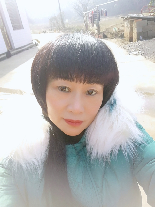 金鱼儿的第一张照片--岳阳相亲服务中心