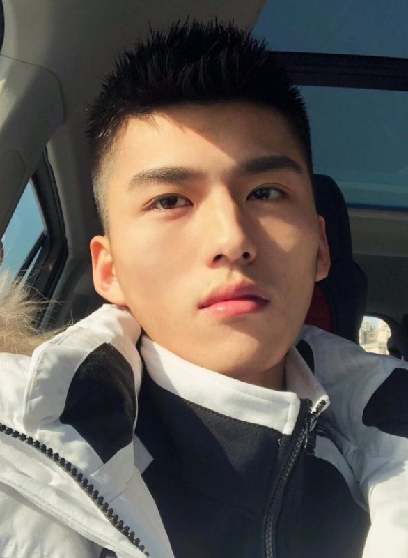 飞翔的第一张照片--岳阳相亲服务中心