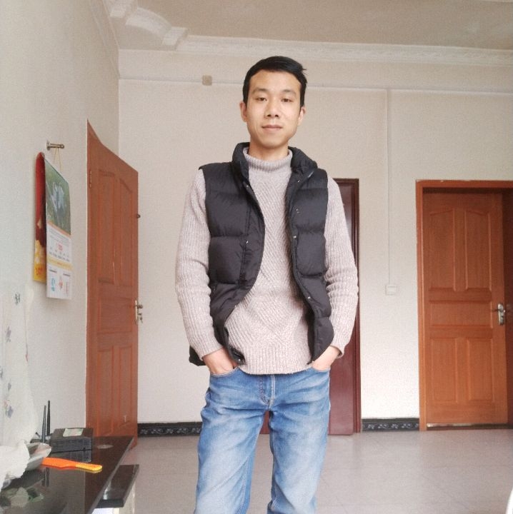 小伙子的第一张照片--岳阳相亲服务中心