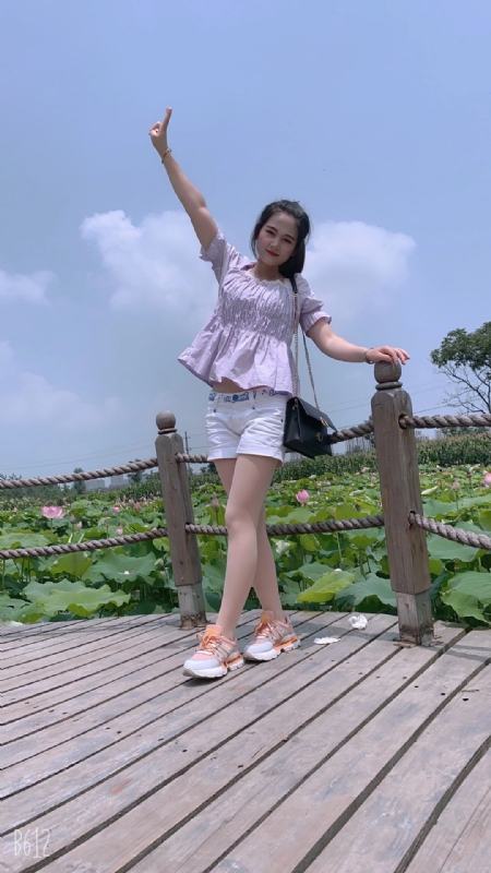 秋水伊人的第三张照片--岳阳相亲服务中心