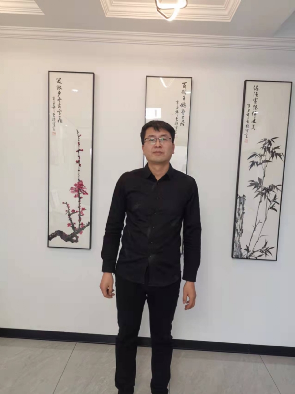 情义比天高的第一张照片--岳阳相亲服务中心