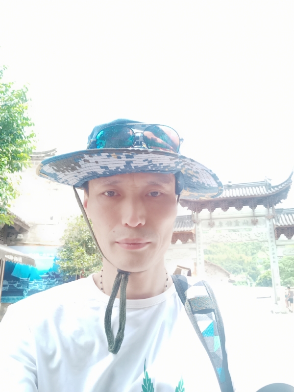 童群海的第一张照片--岳阳相亲服务中心
