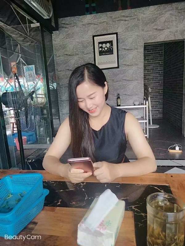 如不坚强弱给谁看的第一张照片--岳阳相亲服务中心