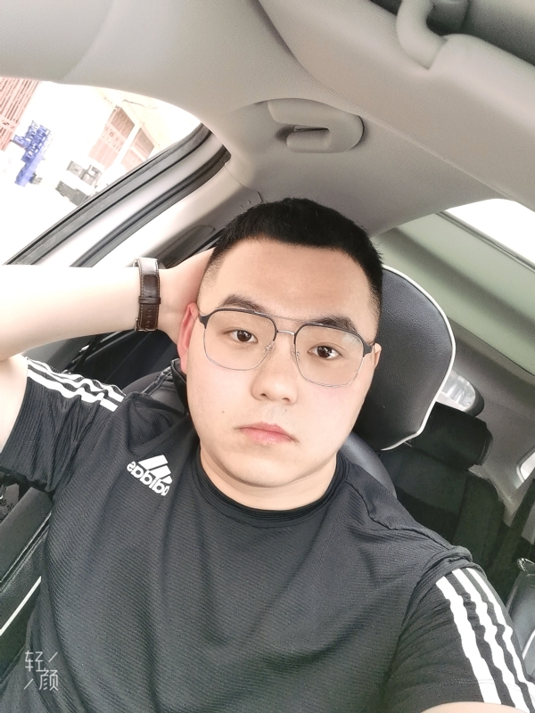 海阔天空的第一张照片--岳阳相亲服务中心