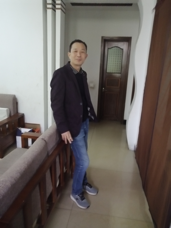 相亲相爱的第二张照片--岳阳相亲服务中心
