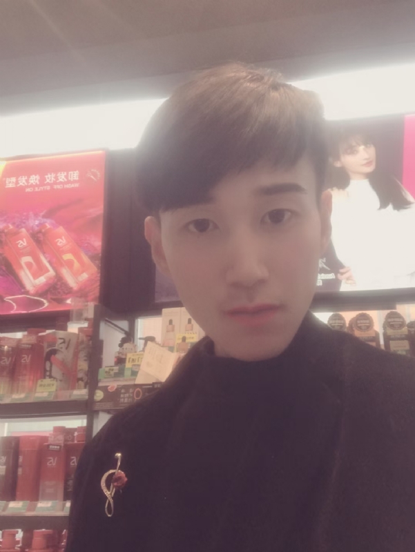 唯美的爱情故事的第一张照片--岳阳相亲服务中心