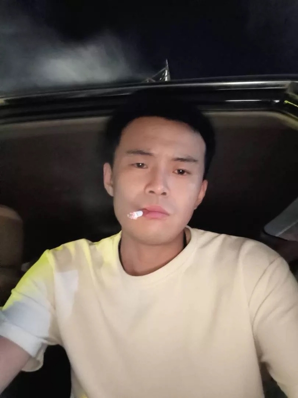 爱睡觉的土拨鼠的第一张照片--岳阳相亲服务中心