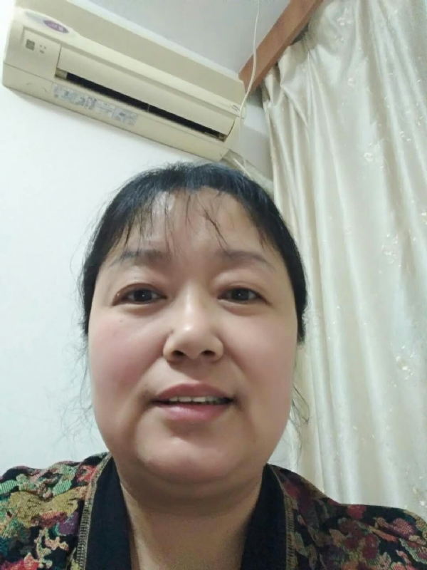 雨中漫步的第一张照片--岳阳相亲服务中心