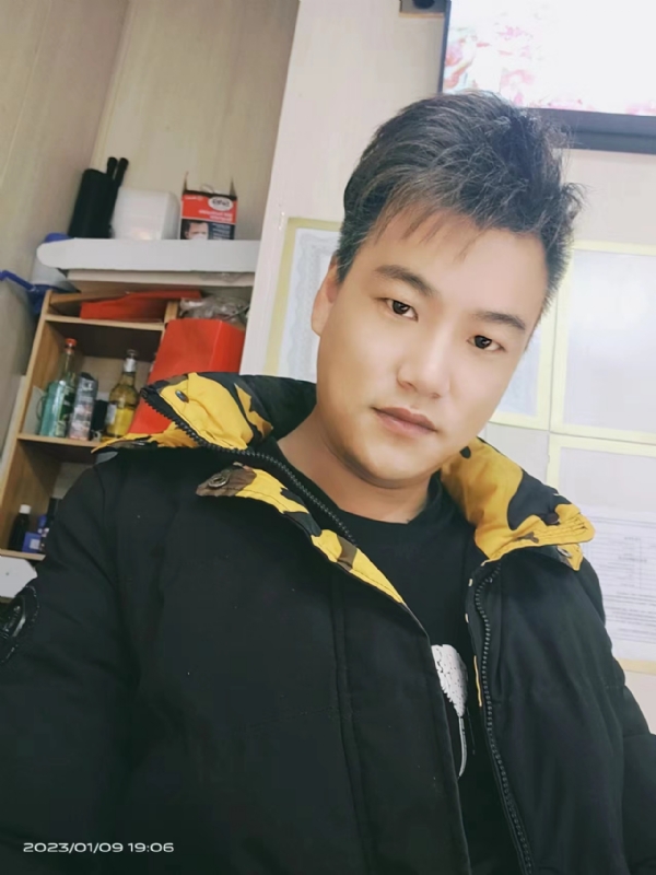 孤酒枕愁眼眠的第一张照片--岳阳相亲服务中心