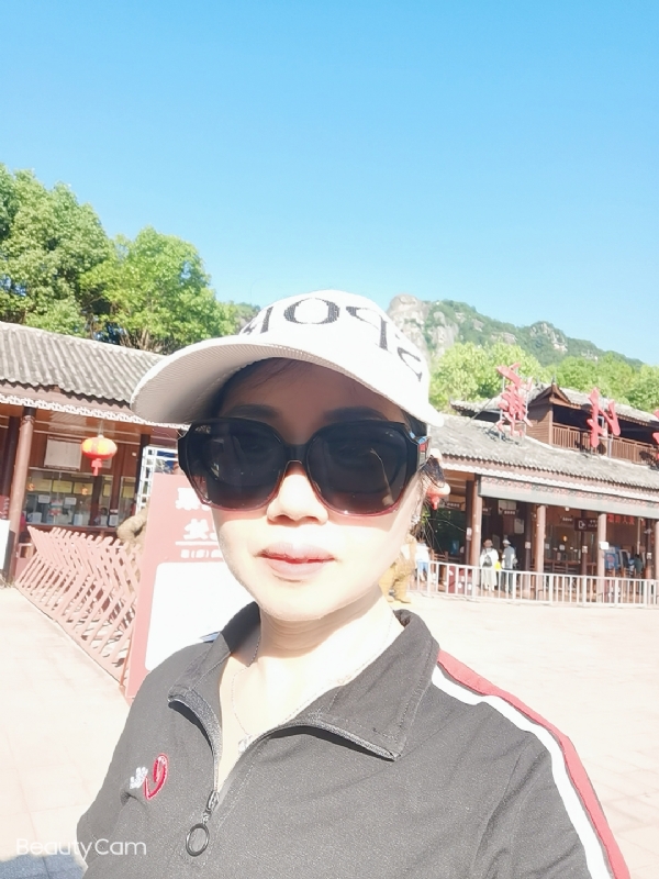 山百合的第一张照片--岳阳相亲服务中心