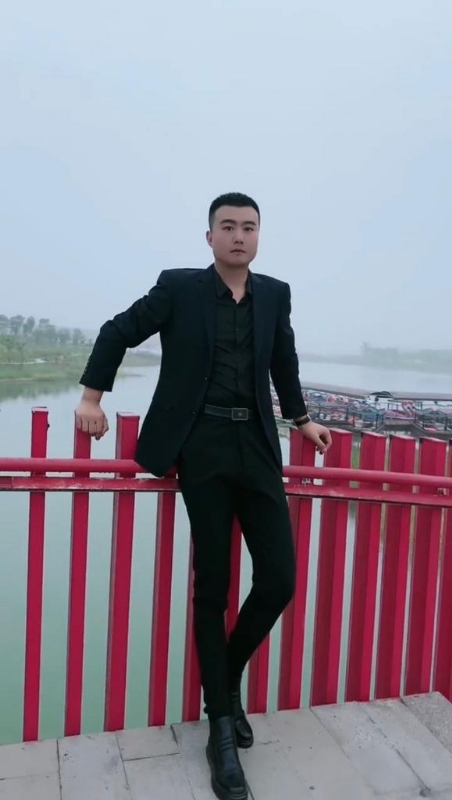 Albert的第一张照片--岳阳相亲服务中心