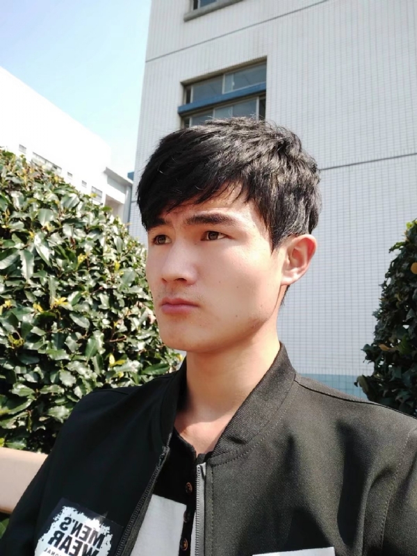 阳光男孩的第四张照片--岳阳相亲服务中心
