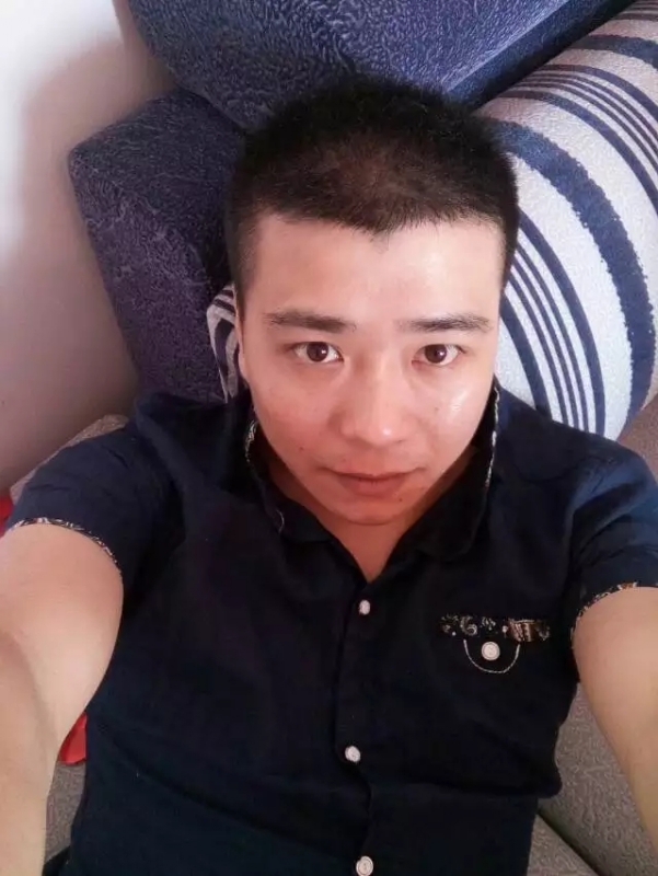 漫步的面包的第一张照片--岳阳相亲服务中心