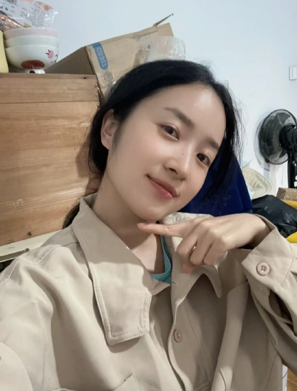 多喝热水的第二张照片--岳阳相亲服务中心