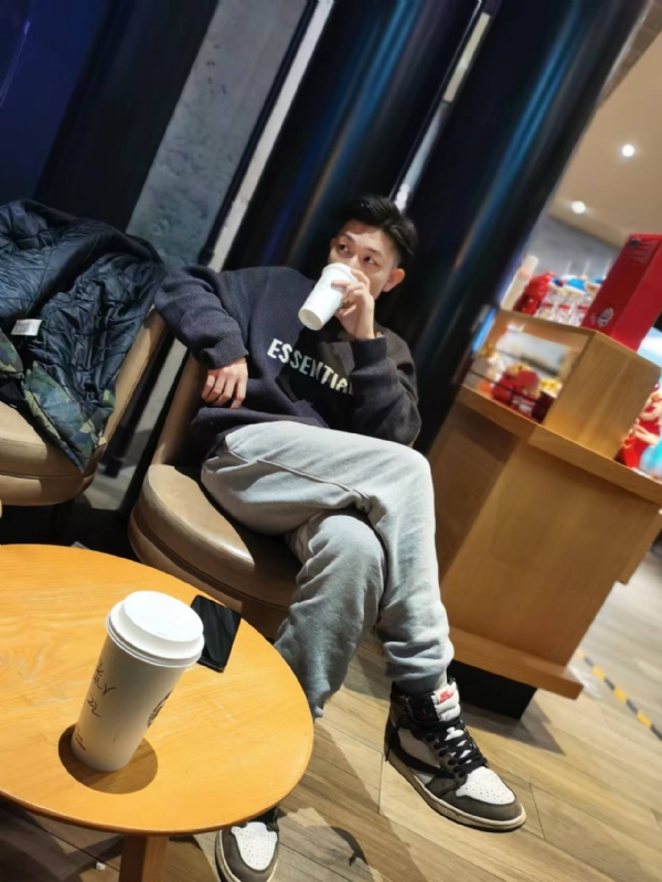 LAZY的第一张照片--岳阳相亲服务中心