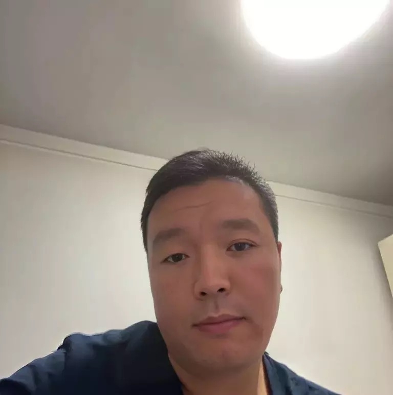 穿唐装的松鼠的第一张照片--岳阳相亲服务中心